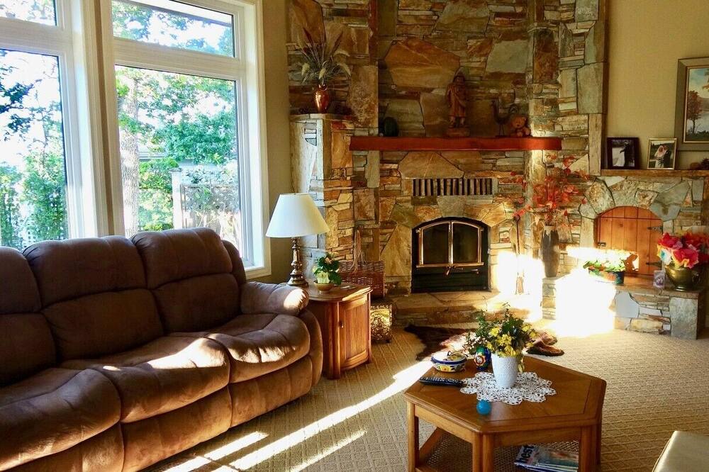 Photo of Livingroom in Regional District of Nanaimo