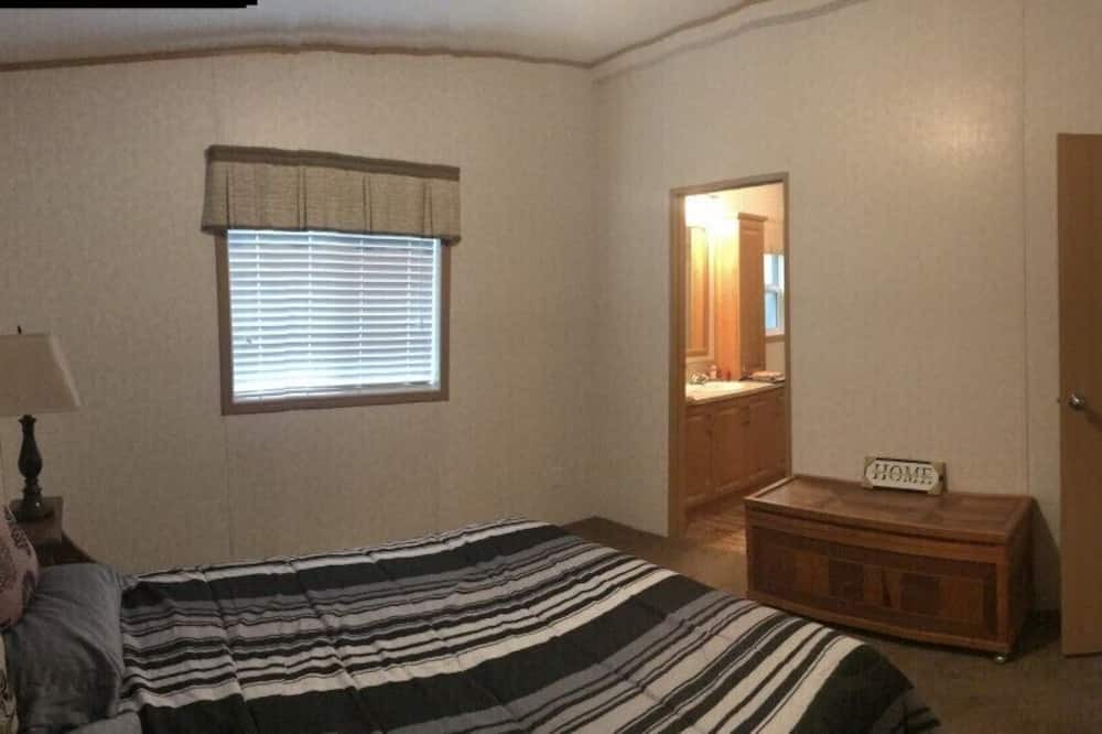 Photo of Bedroom in Okanagan-Similkameen
