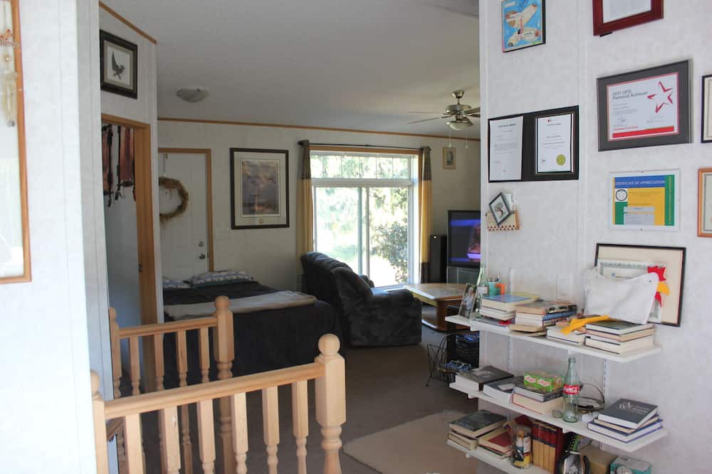 Photo of Livingroom in Okanagan-Similkameen