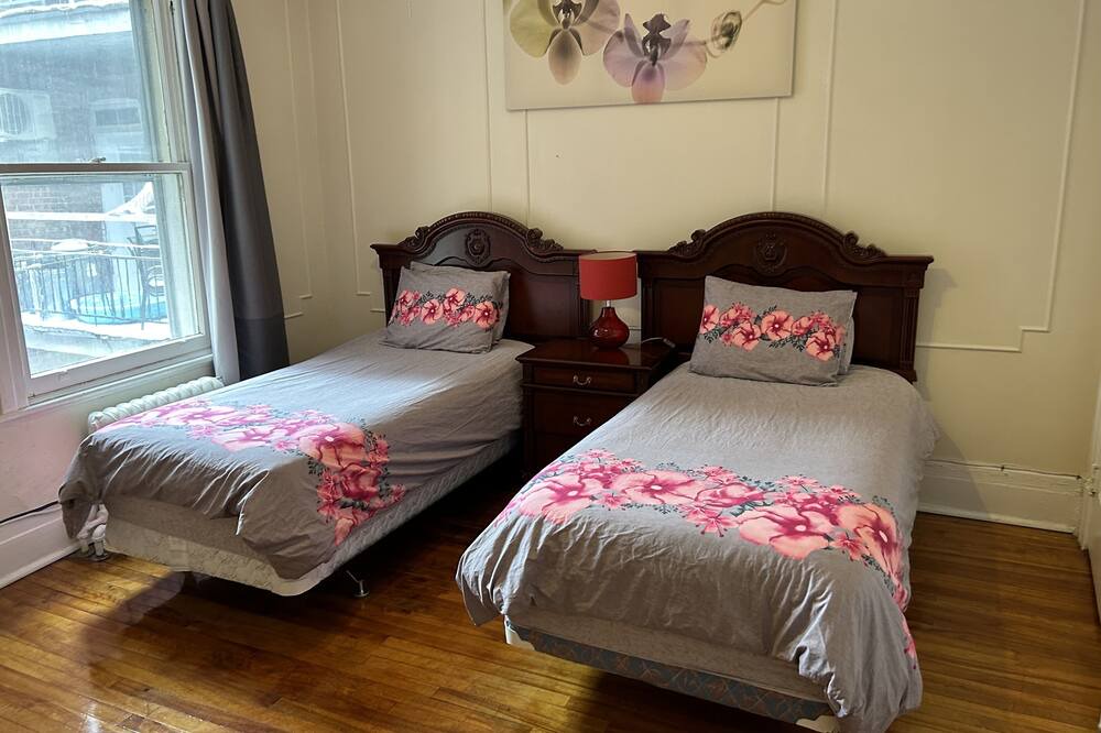 Photo of Bedroom in Outremont