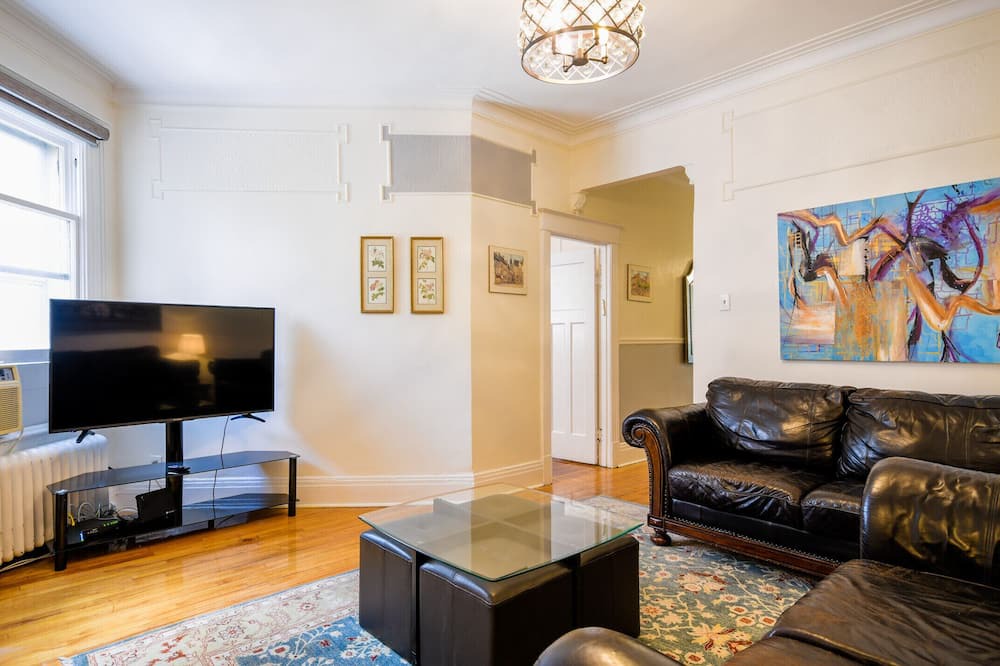 Photo of Livingroom in Outremont
