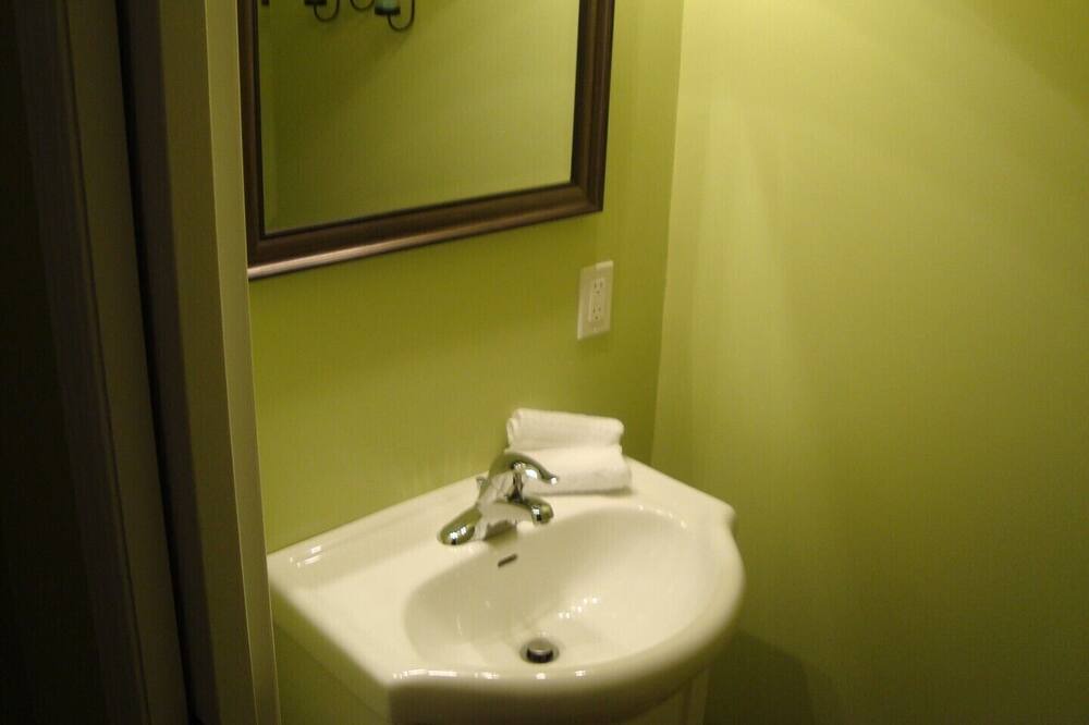 Photo of Bathroom in Meadowbank
