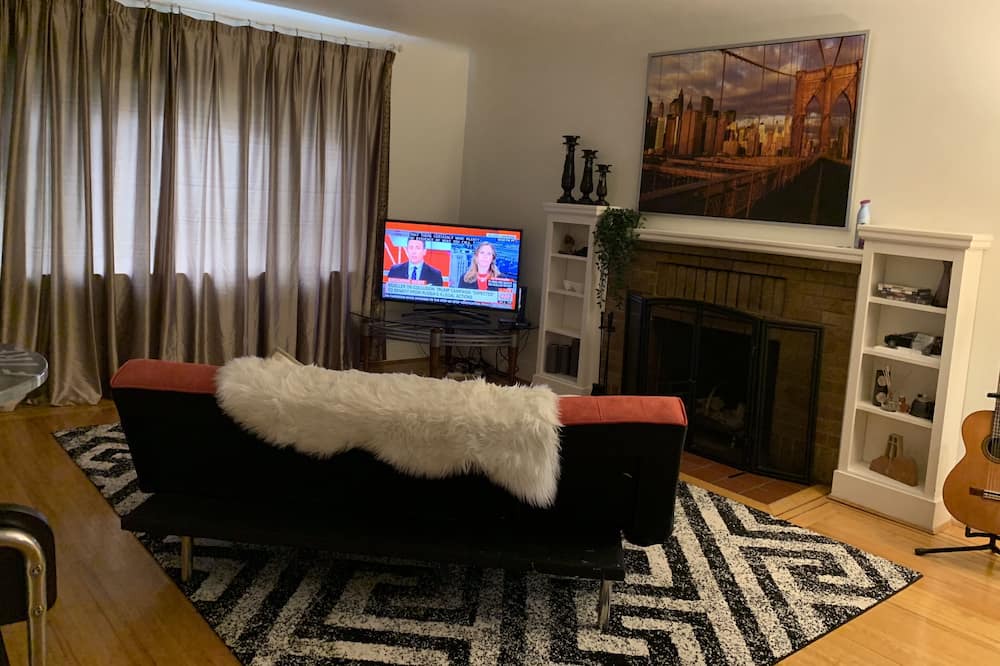 Photo of Livingroom in Dunbar