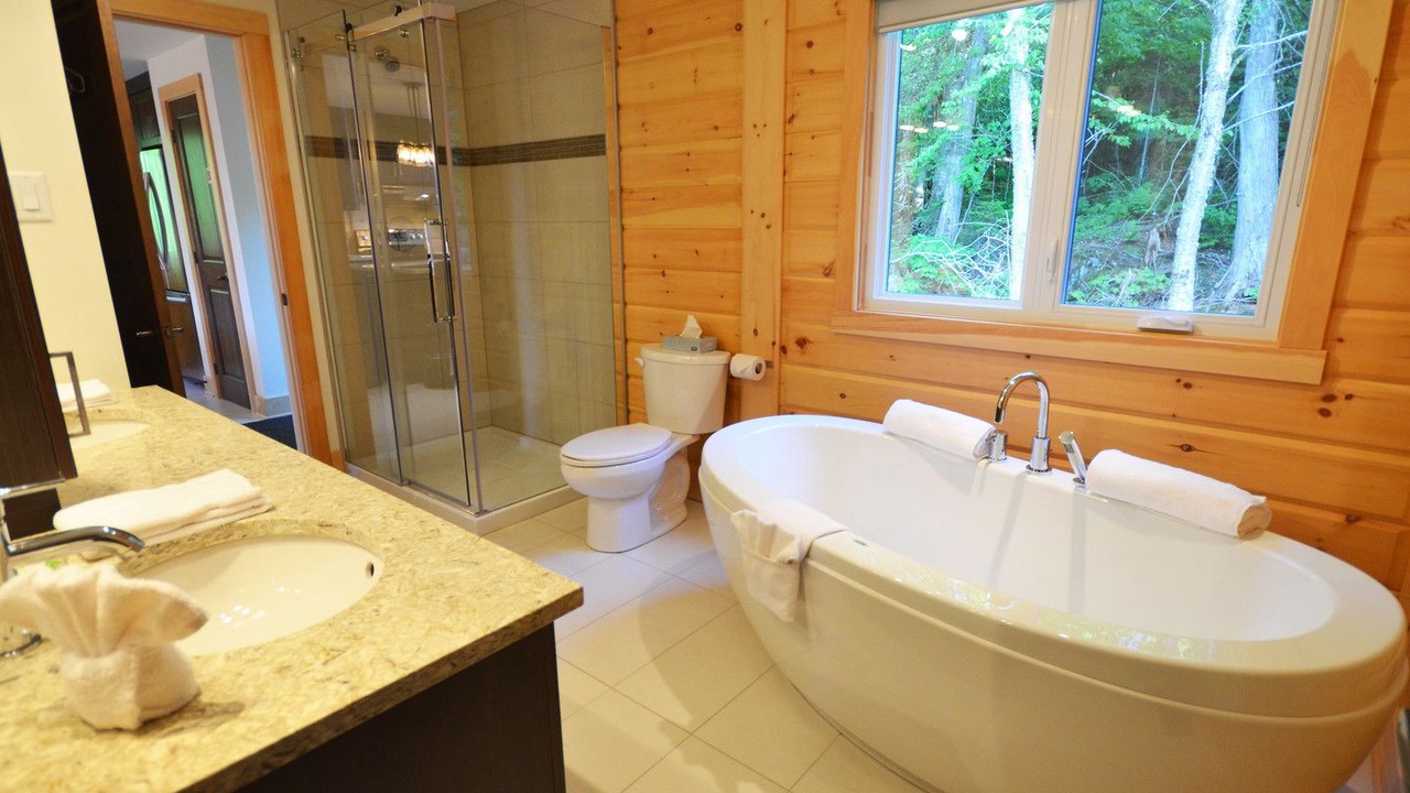 Photo of Bathroom in Sainte-Marguerite-du-Lac-Masson