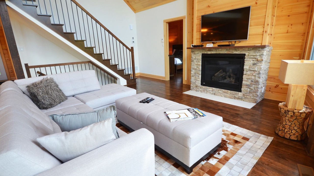 Photo of Livingroom in Sainte-Marguerite-du-Lac-Masson