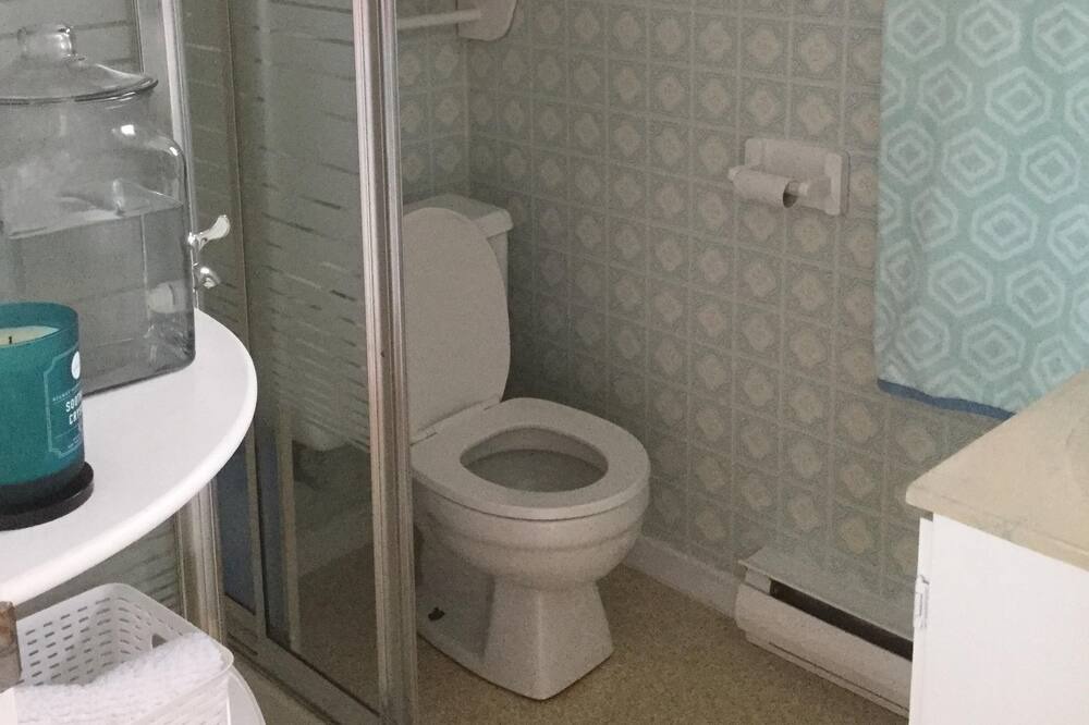 Photo of Bathroom in Boutiliers Point