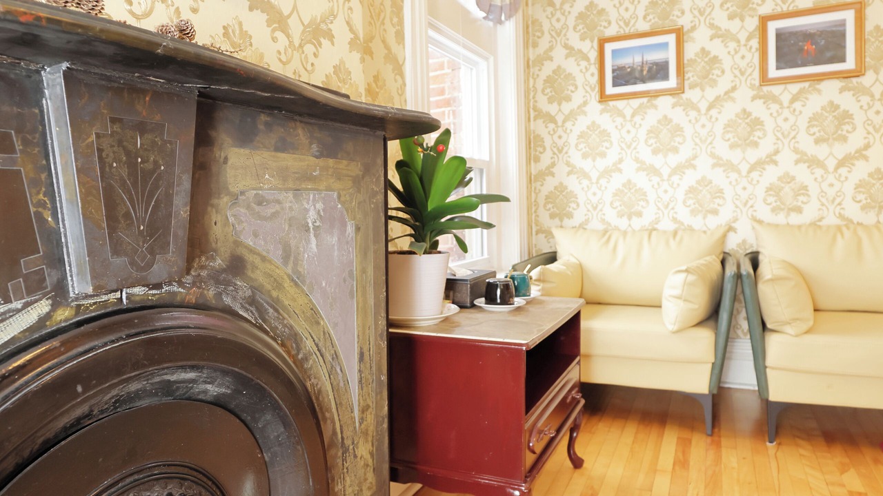 Photo of Bedroom in Queens Square