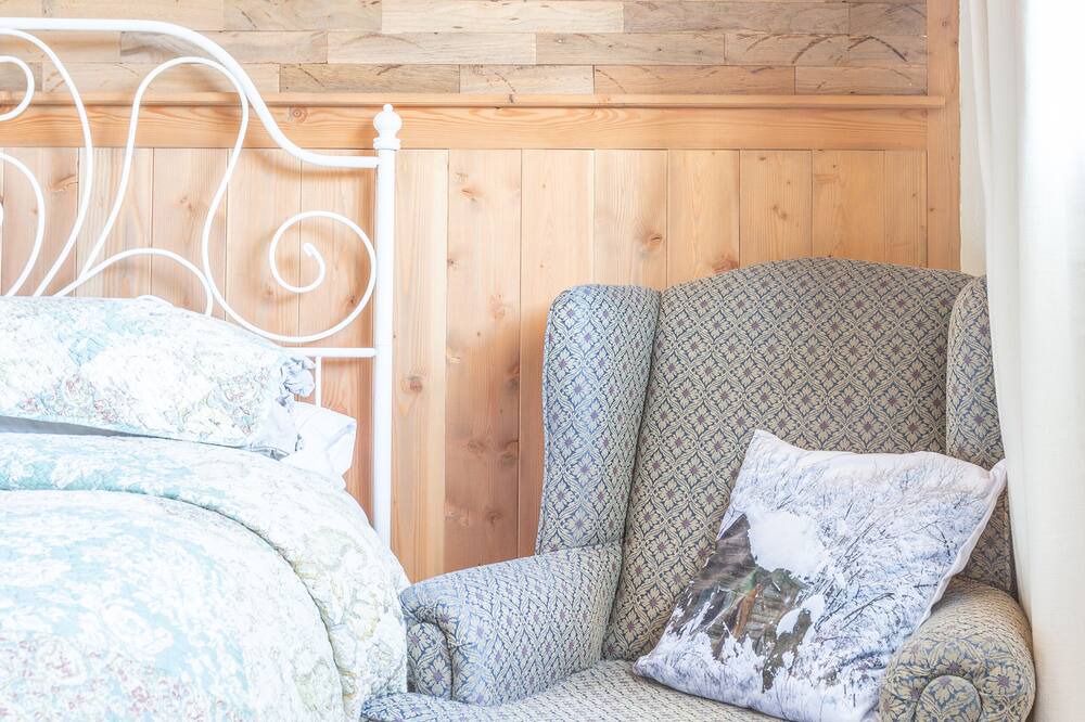Photo of Bedroom in Saanich