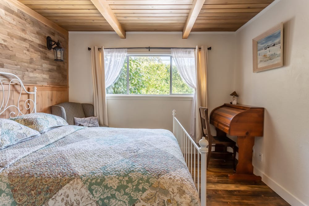 Photo of Bedroom in Saanich
