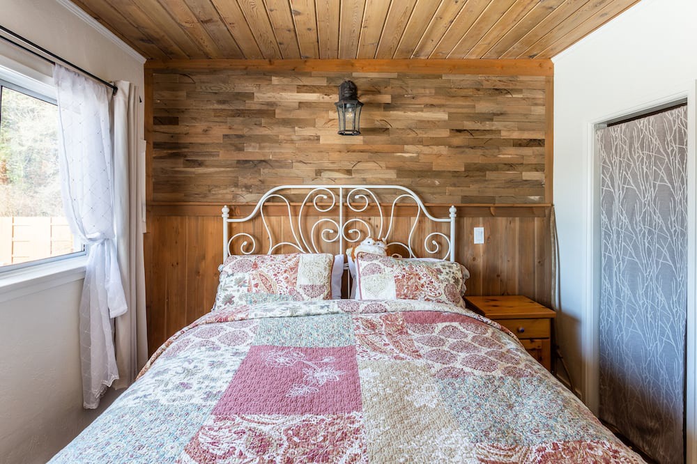 Photo of Bedroom in Saanich