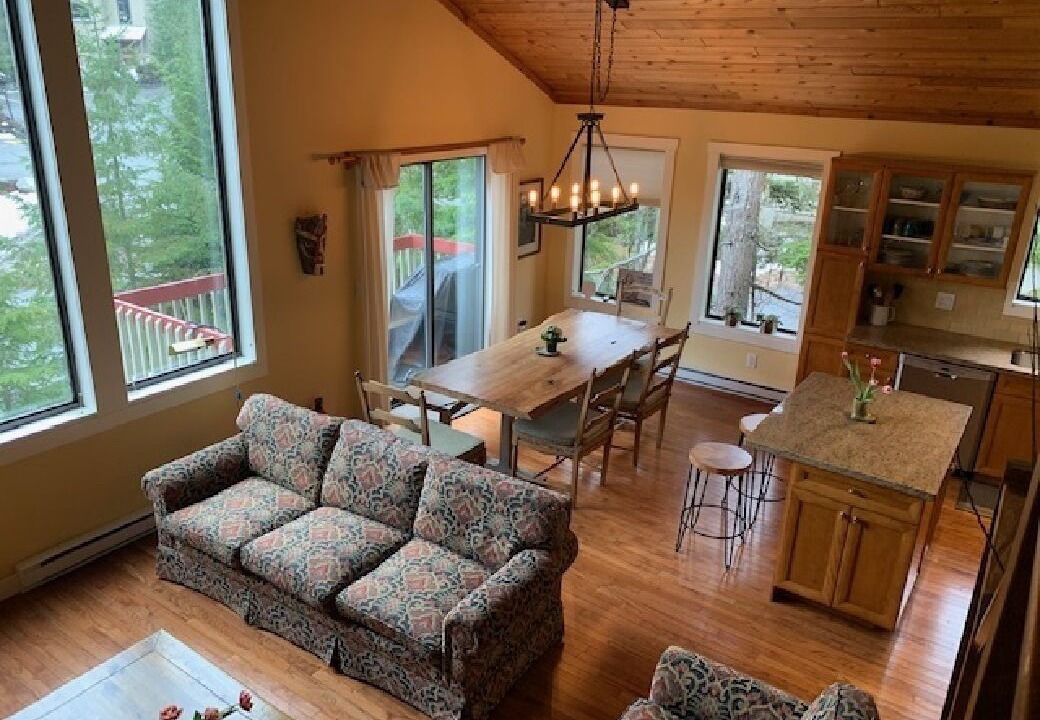 Photo of Livingroom in Whistler Cay Heights