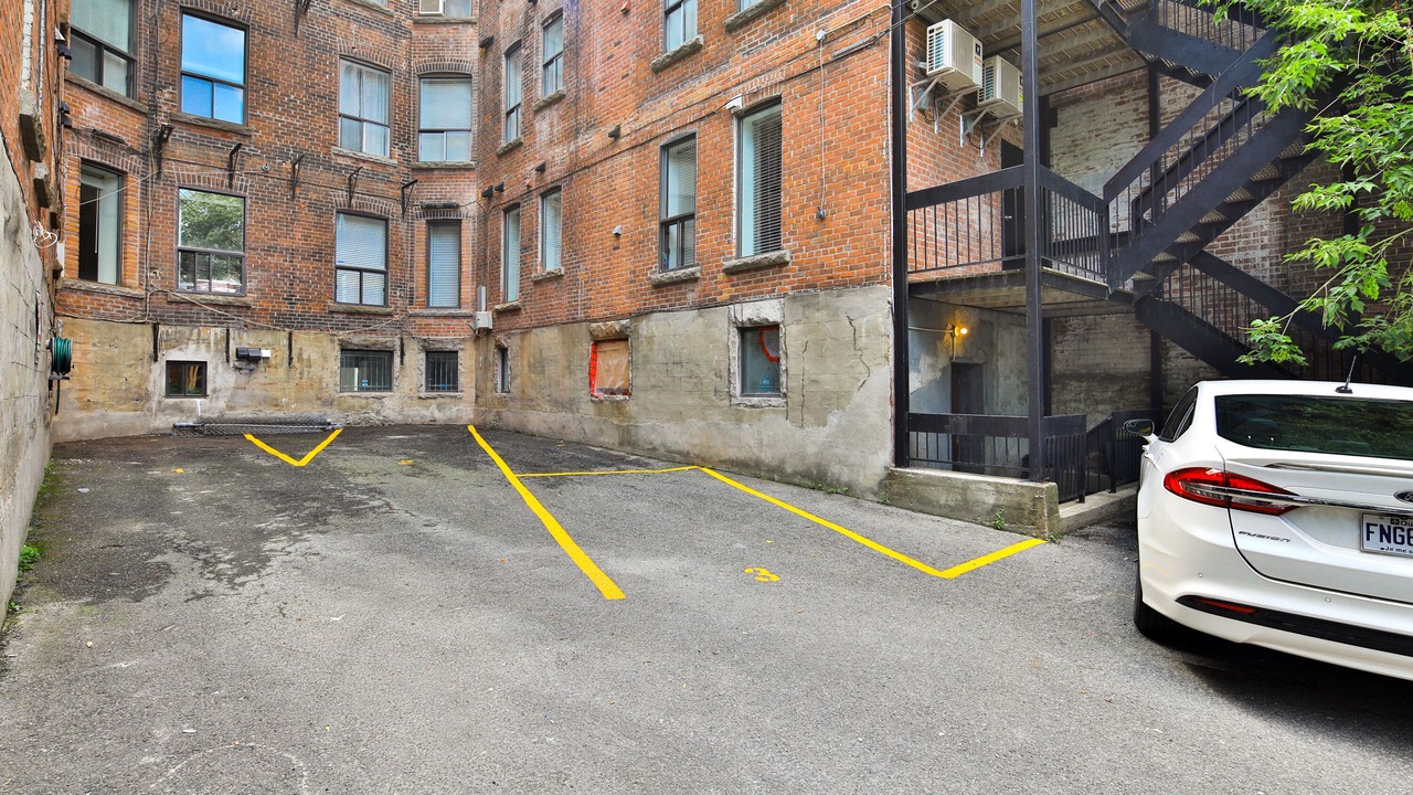 Photo of Outdoor in Mile End