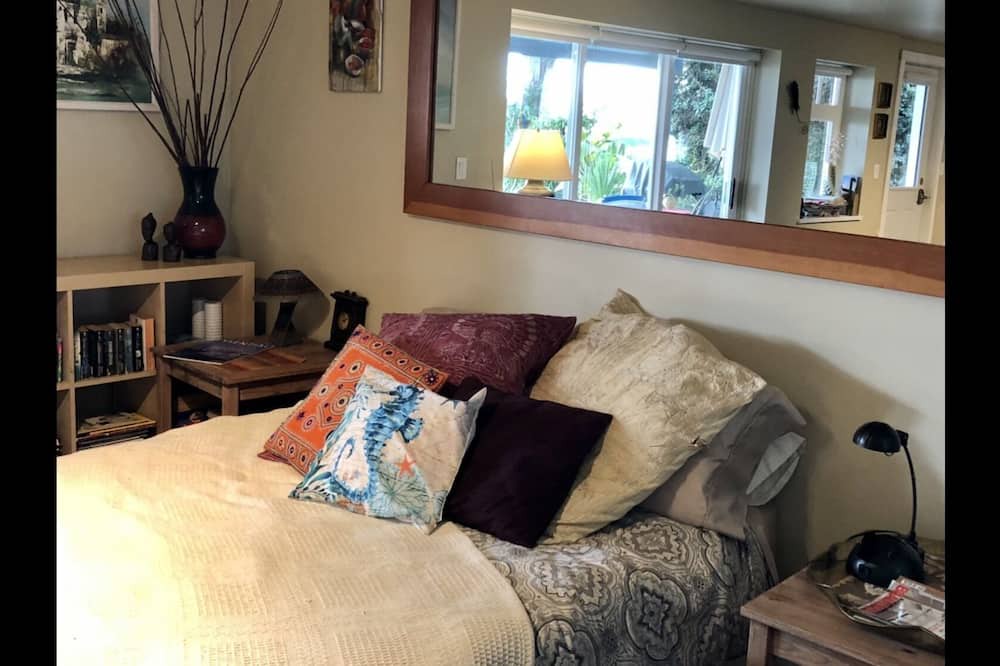 Photo of Bedroom in Davis Bay