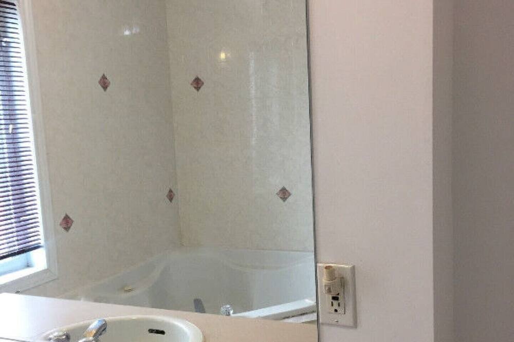 Photo of Bathroom in LaSalle