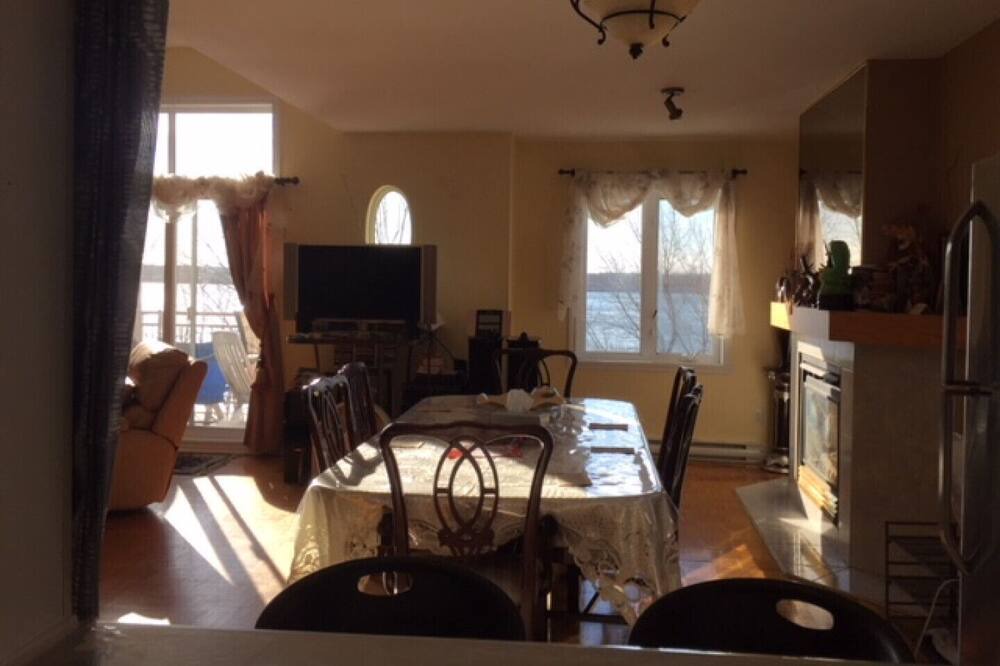 Photo of Livingroom in LaSalle