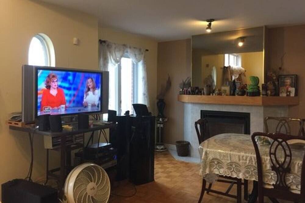 Photo of Livingroom in LaSalle