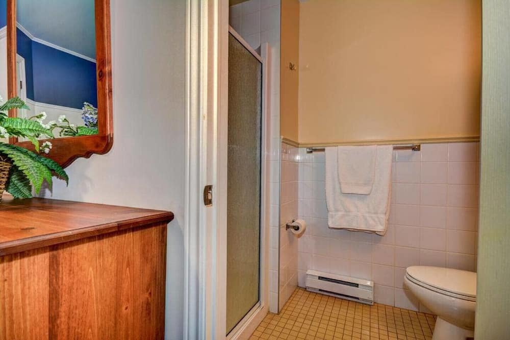 Photo of Bathroom in Saint Donat