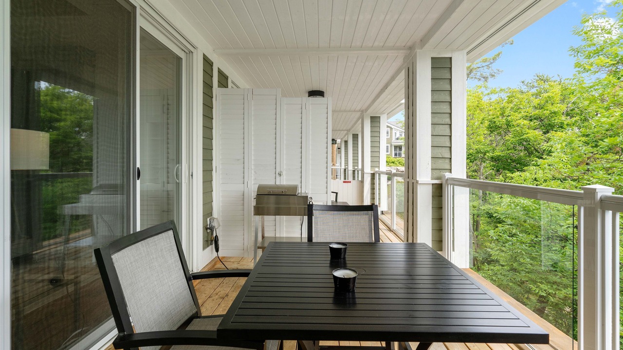 Photo of Patio Balcony in Muskoka Lakes