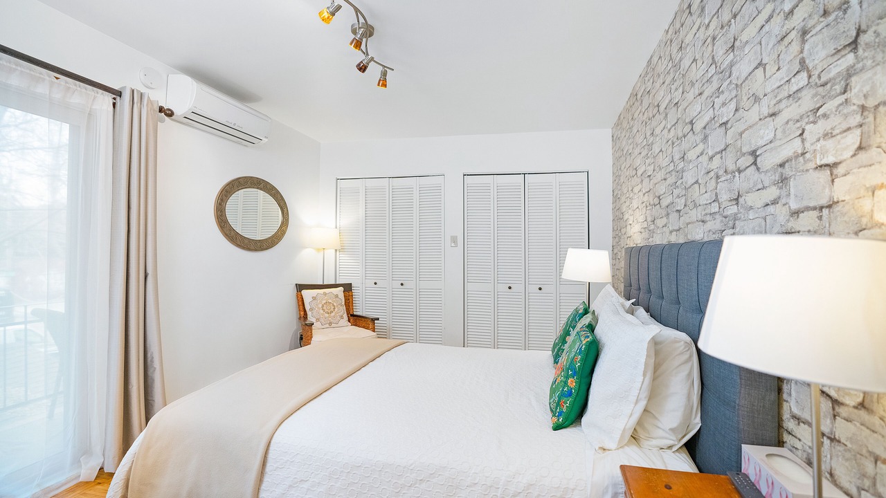 Photo of Bedroom in De Lorimier