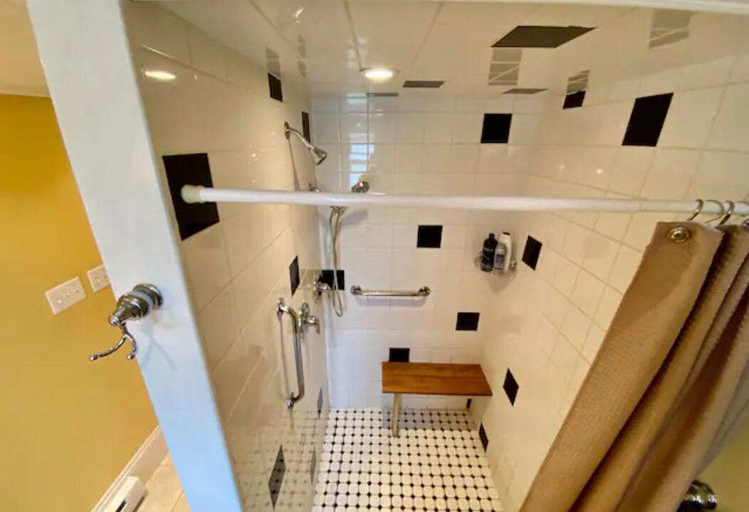 Photo of Bathroom in Quidi Vidi