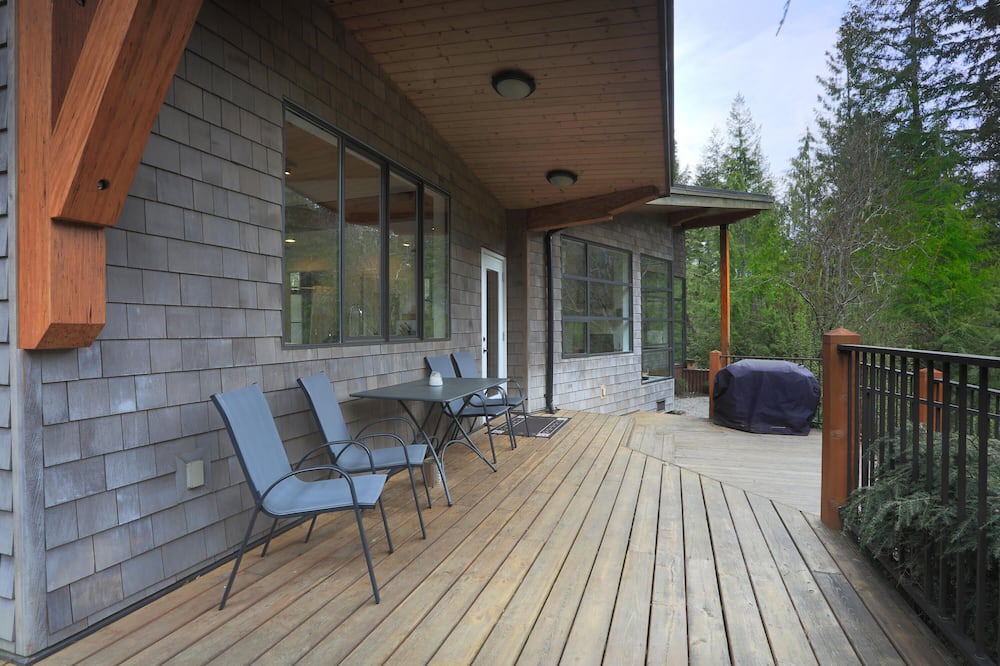 Photo of Patio Balcony in Madeira Park