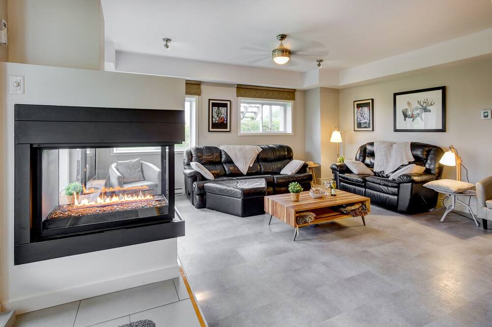 Photo of Livingroom in Chateau-Richer