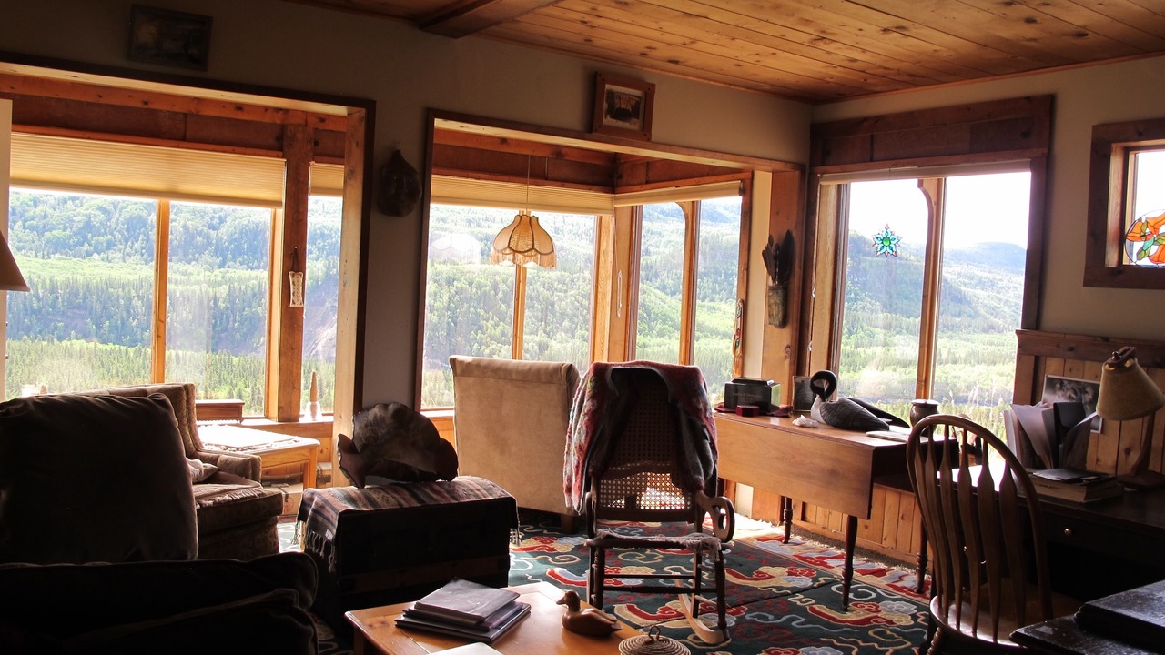 Photo of Livingroom in Telegraph Creek