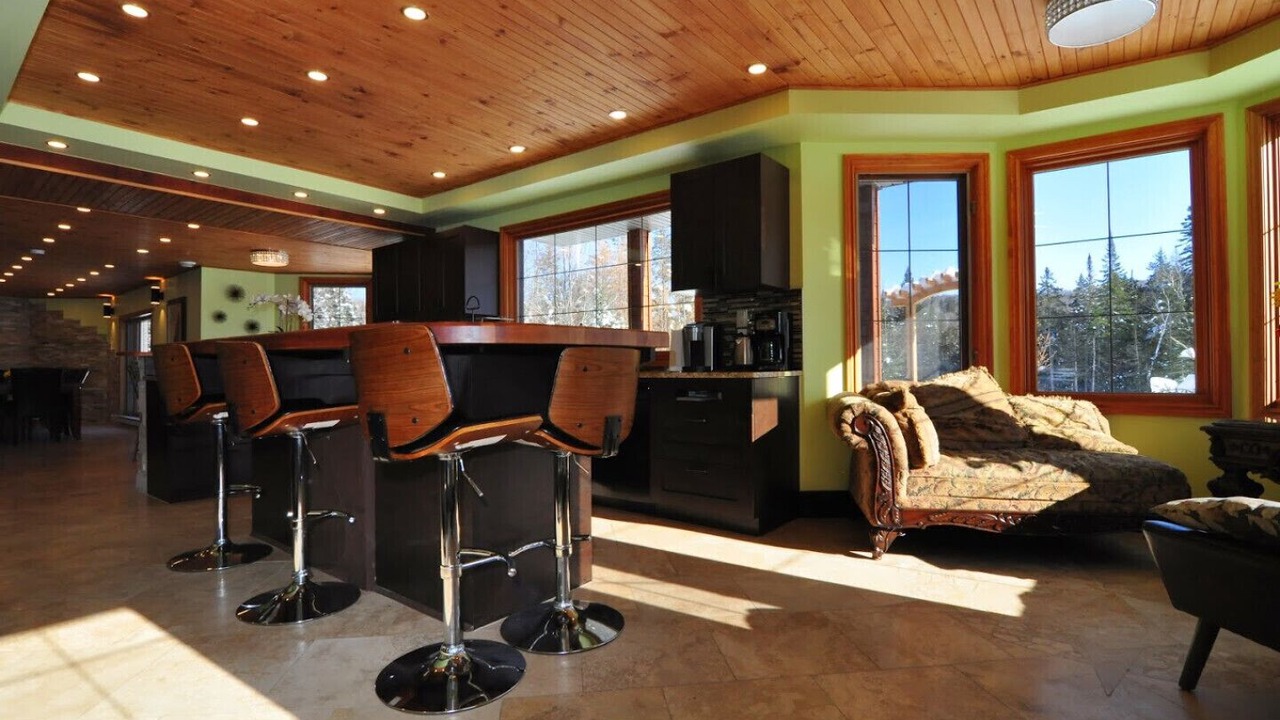 Photo of Livingroom in Sainte-Marguerite-du-Lac-Masson