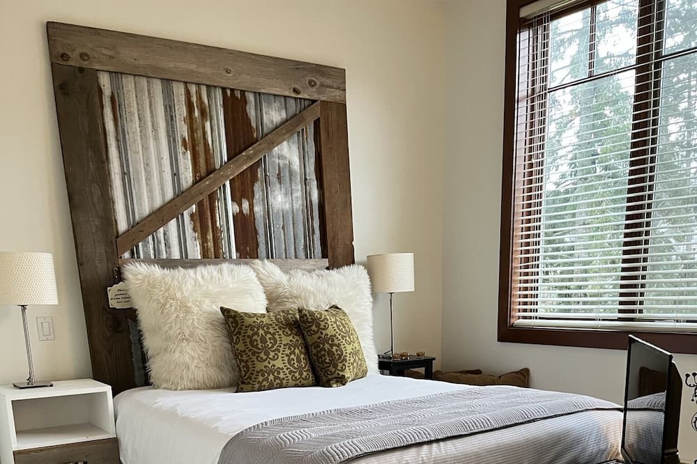 Photo of Bedroom in Bear Mountain Resort