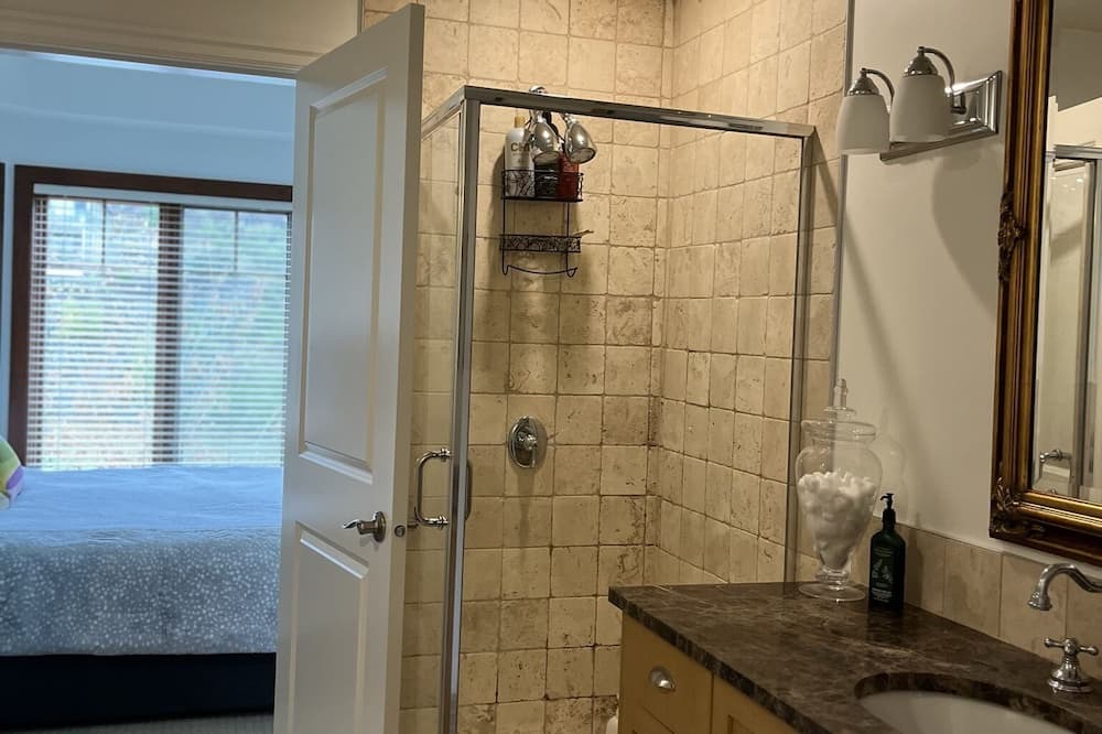 Photo of Bathroom in Bear Mountain Resort