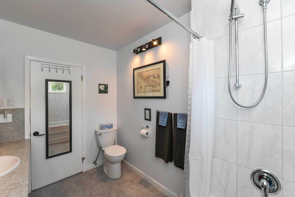 Photo of Bathroom in Union Bay