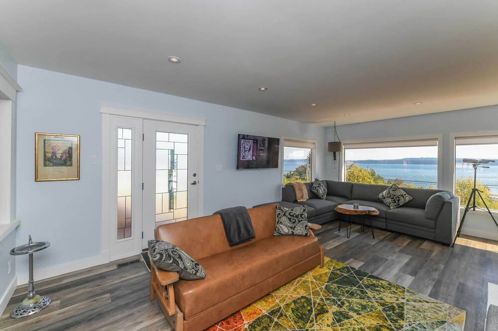 Photo of Bedroom in Union Bay