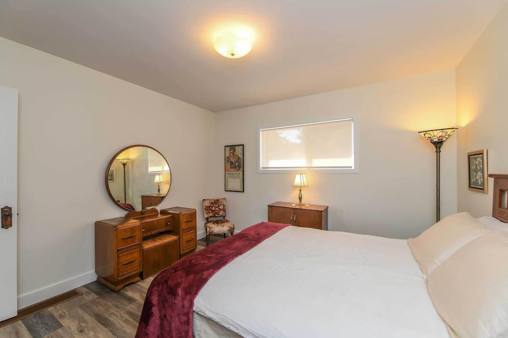 Photo of Bedroom in Union Bay