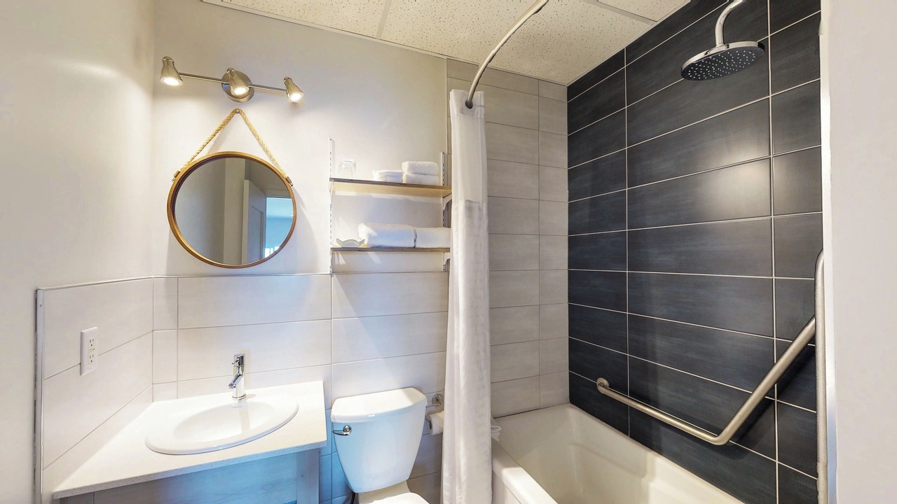 Photo of Bathroom in Perce