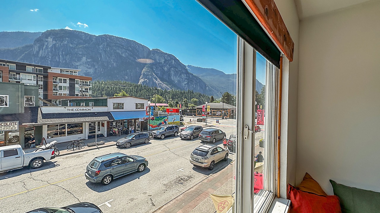 Photo of Bedroom in Downtown Squamish
