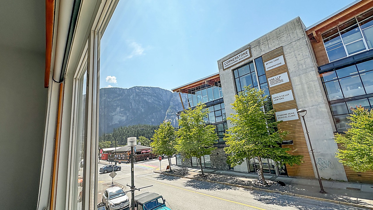 Photo of Bedroom in Downtown Squamish
