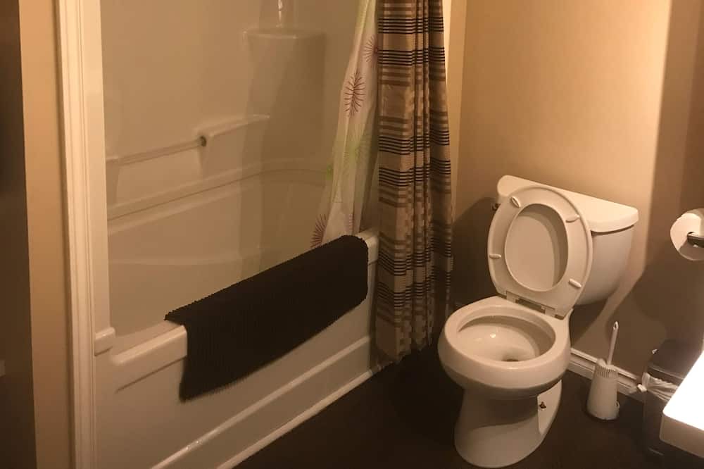 Photo of Bathroom in Downtown Niagara Falls