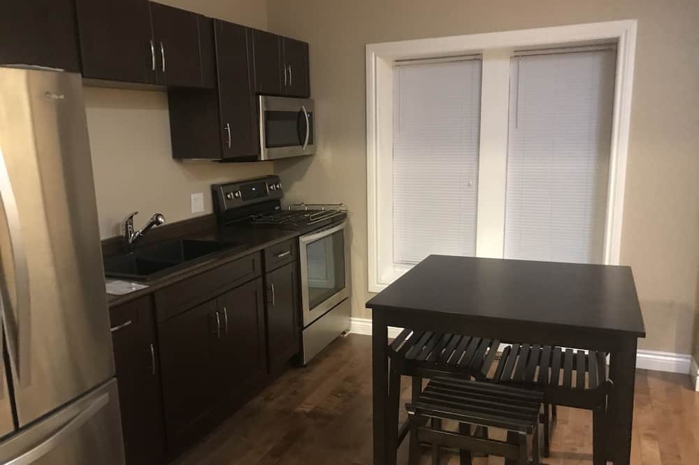 Photo of Kitchen in Downtown Niagara Falls