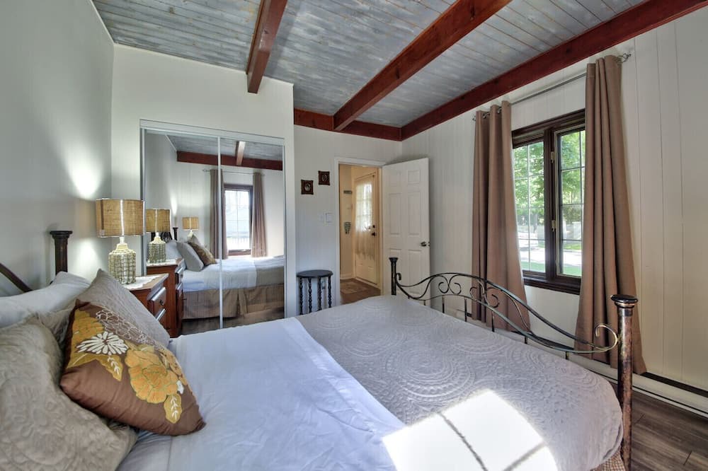Photo of Bedroom in Dorval