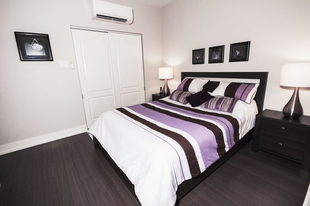 Photo of Bedroom in La Petite-Patrie