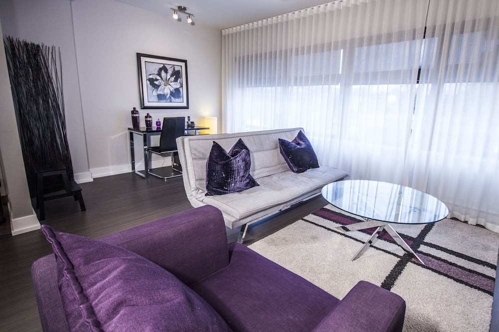 Photo of Livingroom in La Petite-Patrie