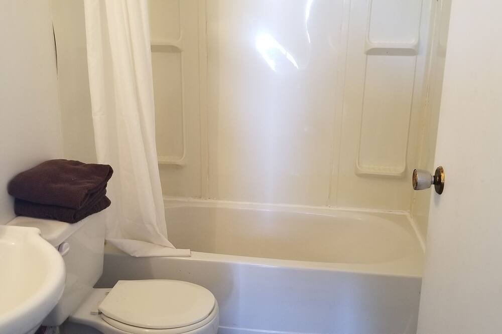 Photo of Bathroom in Edgetts Landing