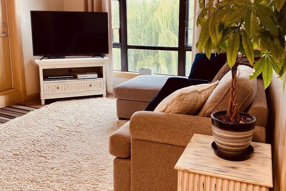 Photo of Livingroom in South Pandosy