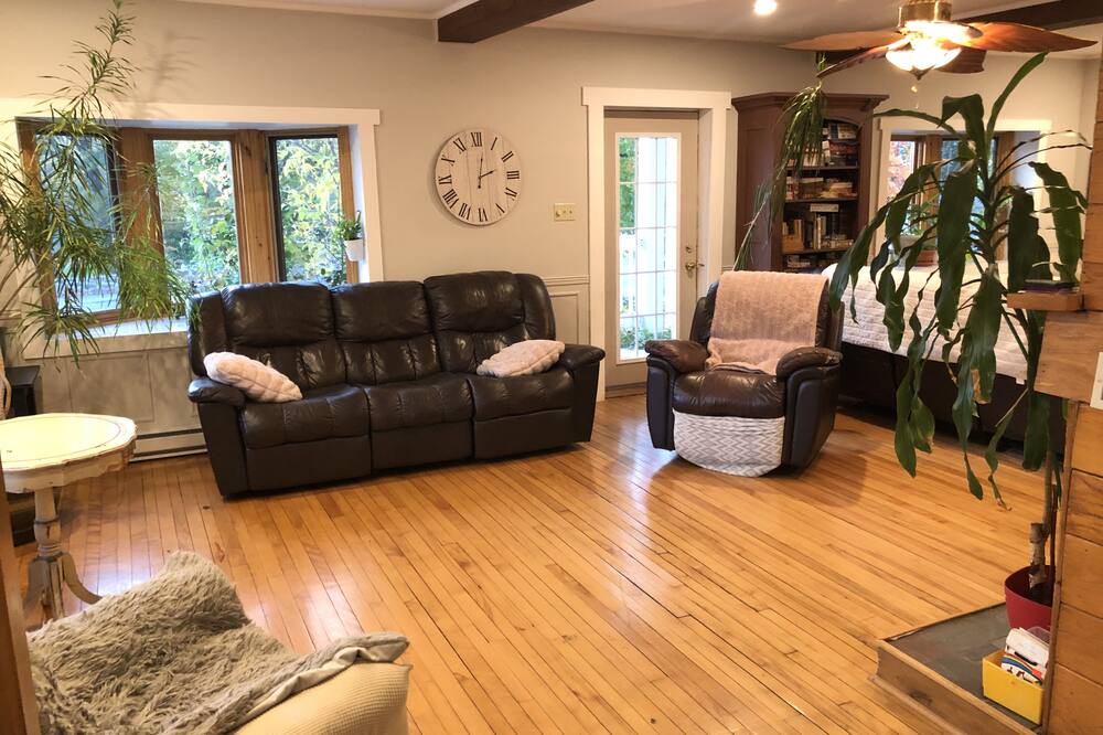 Photo of Livingroom in Magog