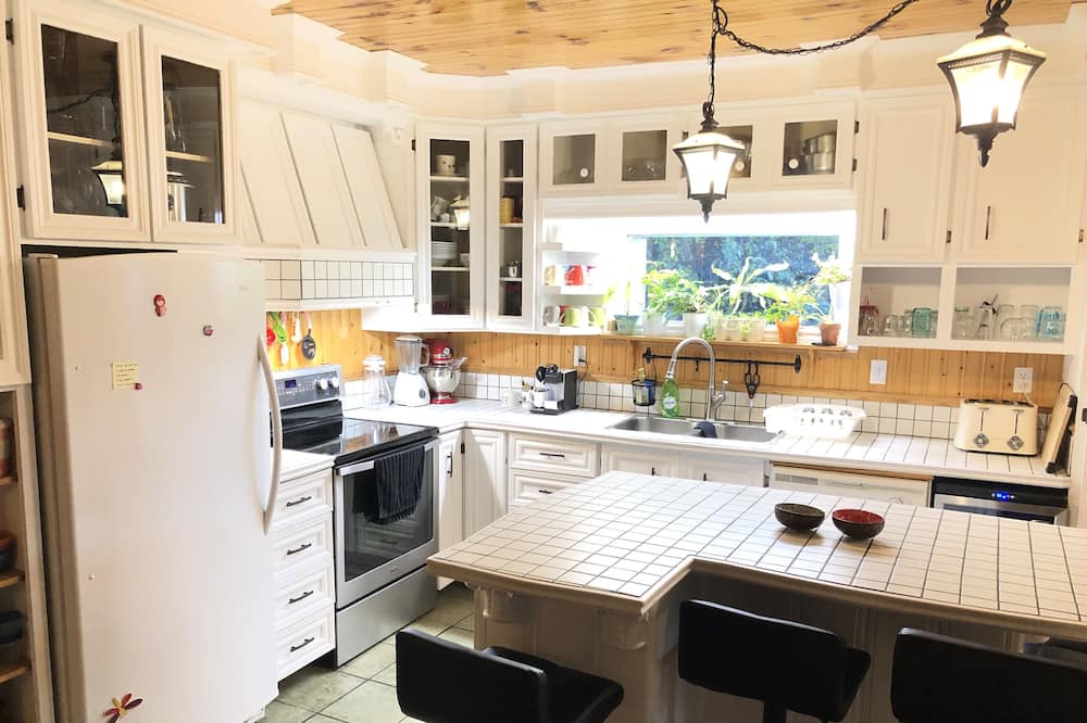 Photo of Kitchen in Magog