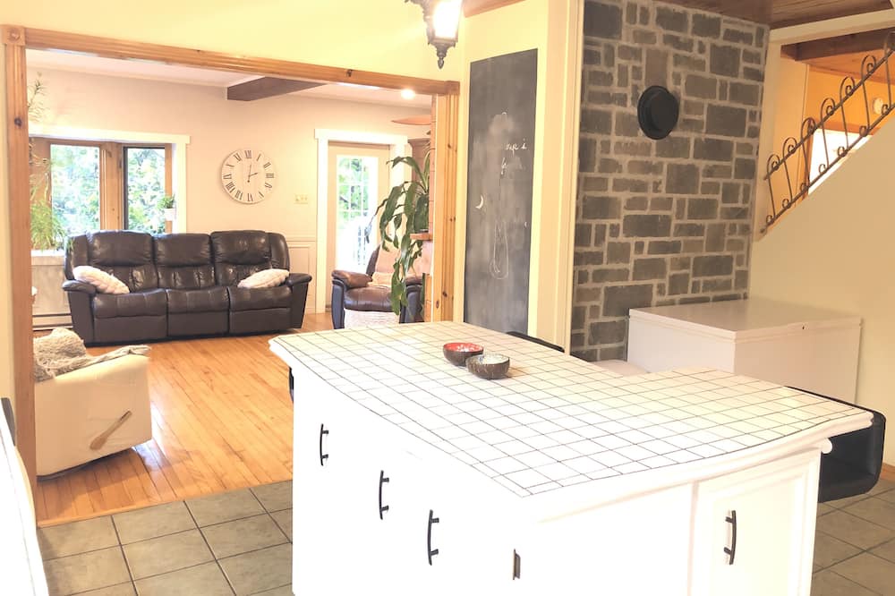 Photo of Livingroom in Magog