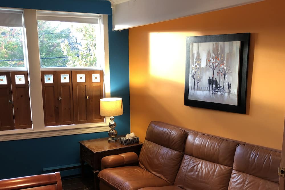 Photo of Livingroom in Magog
