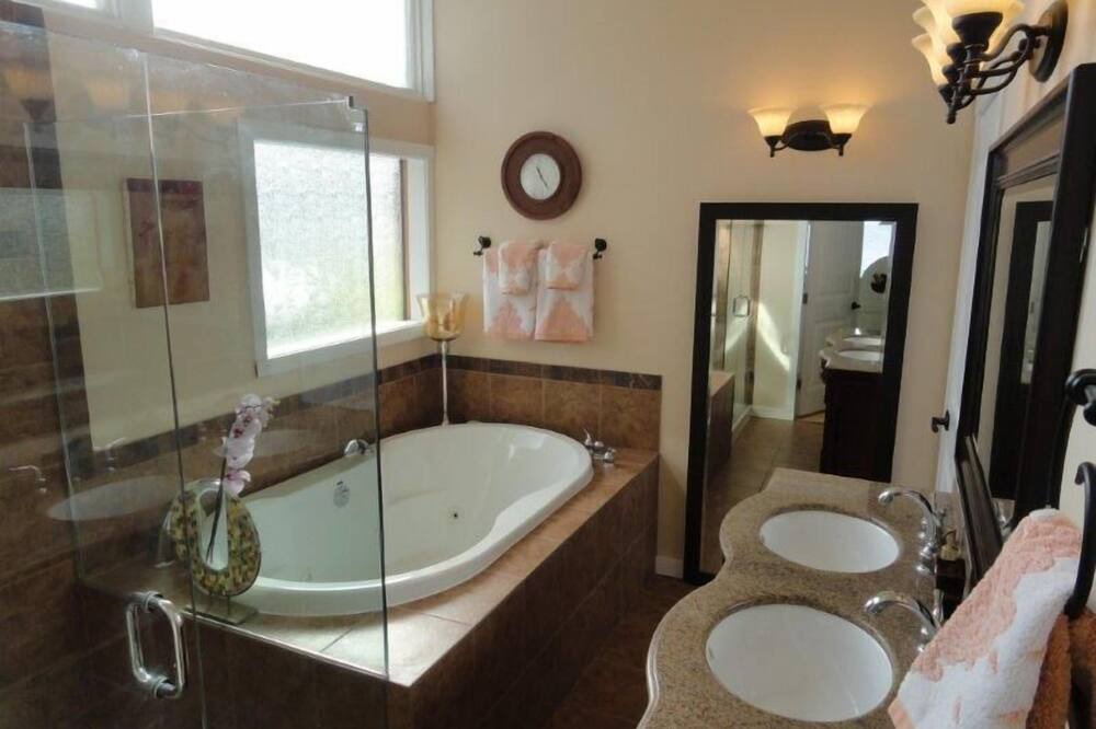 Photo of Bathroom in Regional District of Nanaimo