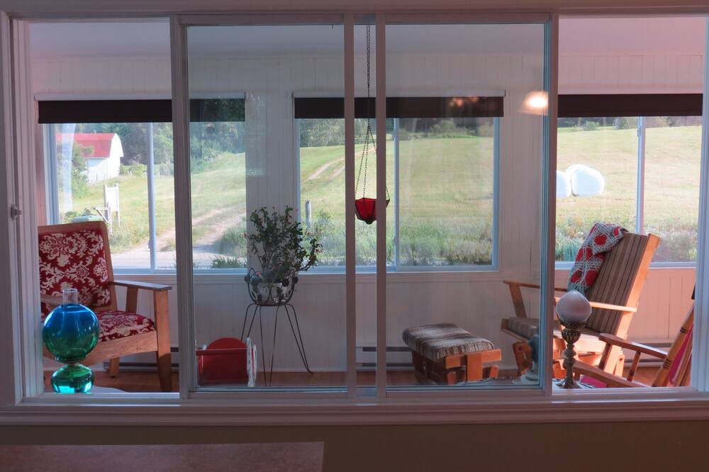 Photo of Livingroom in Les Eboulements