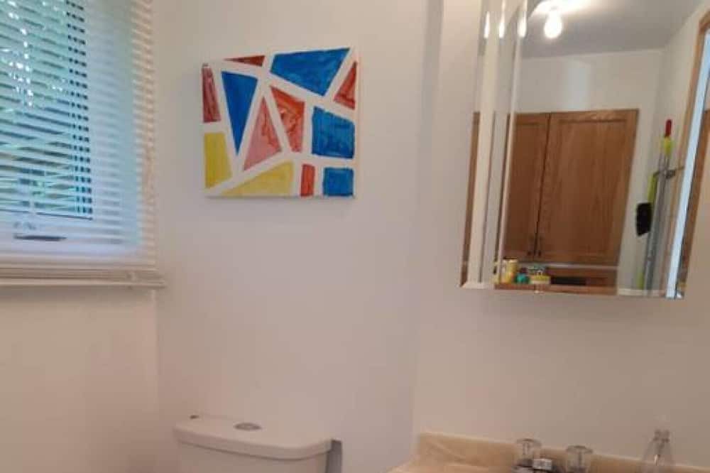 Photo of Bathroom in Les Collines-de-l'Outaouais Regional County Municipality